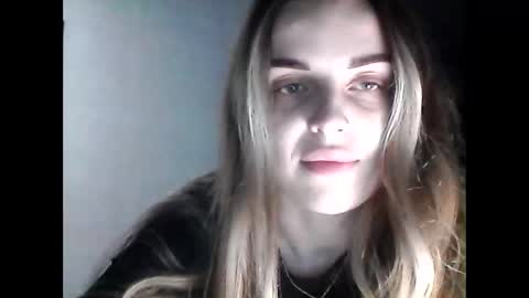 Snapshot of sweet_cute98 chatting on 11/28/25, 05:48 sweet_cute98 online show from 11/28/25, 05:48