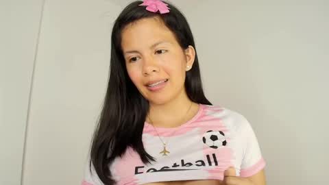 sweet_dania_ online show from 02/01/25, 08:08