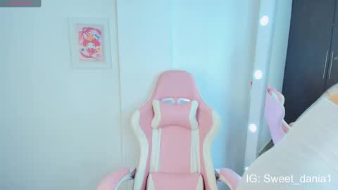 sweet_dania_ online show from 03/12/25, 03:13