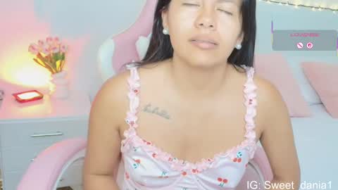 sweet_dania_ online show from 10/02/25, 08:54