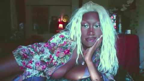 Snapshot of sweet_dhalia chatting on 10/12/25, 06:29 SweetDahlia online show from 10/12/25, 06:29