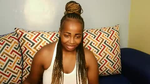 sweet_dollo online show from 10/28/25, 07:56