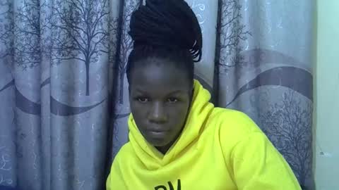 Snapshot of sweet_elisa001 chatting on 04/28/26, 02:27 Edah online show from 04/28/26, 02:27