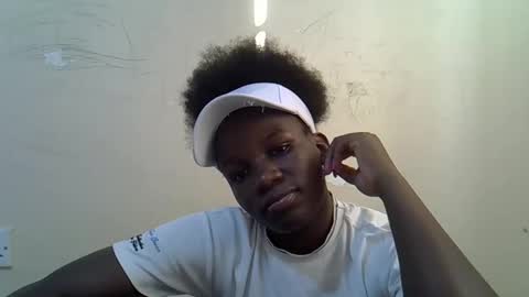 Snapshot of sweet_elisa001 chatting on 05/10/26, 01:05 Edah online show from 05/10/26, 01:05