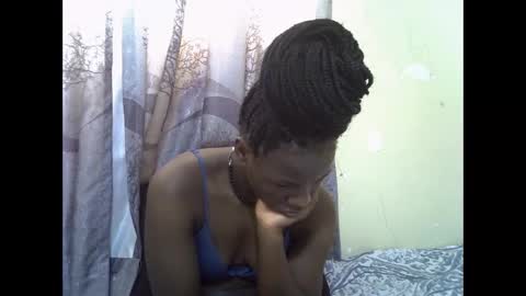 Snapshot of sweet_elisa001 chatting on 05/16/26, 06:21 Edah online show from 05/16/26, 06:21