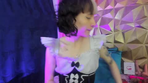  emmili  online show from 12/07/24, 12:13