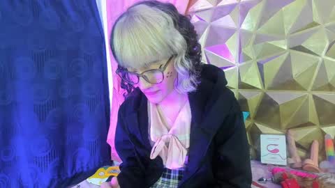  emmili  online show from 12/07/24, 03:19