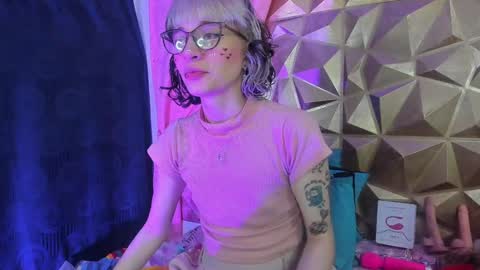  emmili  online show from 12/09/24, 12:19