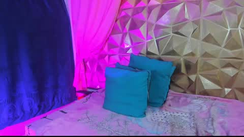  emmili  online show from 01/16/25, 06:16