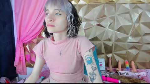  emmili  online show from 01/31/25, 12:18