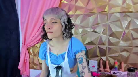  emmili  online show from 02/09/25, 12:08