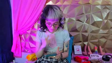  emmili  online show from 02/10/25, 03:32