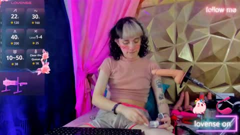  emmili  online show from 09/26/25, 12:20