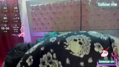 Snapshot of sweet_emmili chatting on 02/02/26, 12:04 emmili online show from 02/02/26, 12:04