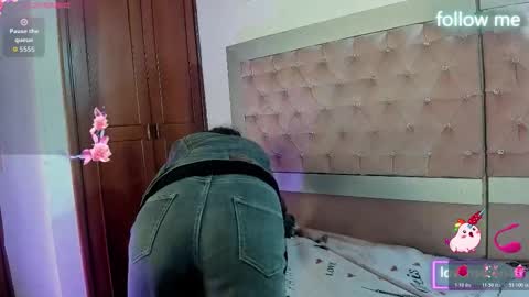 Snapshot of sweet_emmili chatting on 02/20/26, 12:05 emmili online show from 02/20/26, 12:05