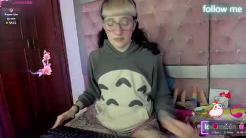 Snapshot of sweet_emmili chatting on 03/27/26, 12:38 emmili online show from 03/27/26, 12:38