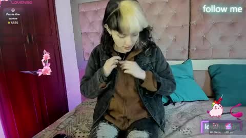 Snapshot of sweet_emmili chatting on 04/09/26, 12:21 emmili online show from 04/09/26, 12:21