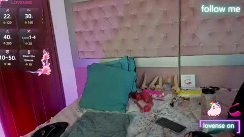 Snapshot of sweet_emmili chatting on 04/20/26, 12:19 emmili online show from 04/20/26, 12:19