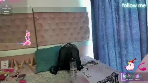Snapshot of sweet_emmili chatting on 06/01/26, 12:18 emmili online show from 06/01/26, 12:18