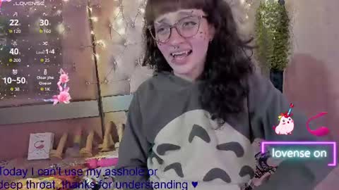 Snapshot of sweet_emmili chatting on 07/28/26, 03:43 emmili online show from 07/28/26, 03:43