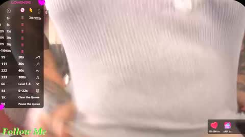 Snapshot of sweet_extasy chatting on 10/14/25, 10:27 Valeriia online show from 10/14/25, 10:27