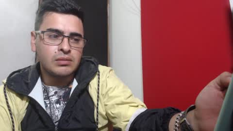 Snapshot of sweet_fantasy_couple chatting on 01/29/25, 01:27 sweet_fantasy_couple online show from 01/29/25, 01:27