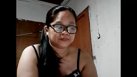 sweet_faye05 online show from 10/24/25, 02:02