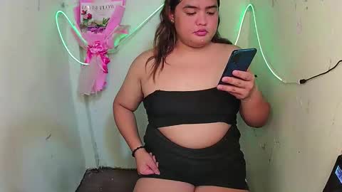 sweet_frex123 online show from 10/13/25, 03:12