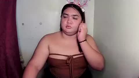 sweet_frex123 online show from 12/17/25, 07:47