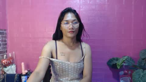 Snapshot of sweet_hanna22 chatting on 05/24/26, 10:04 hanna mae online show from 05/24/26, 10:04