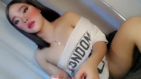 Snapshot of sweet_honeylove chatting on 06/03/26, 02:03 Anisha online show from 06/03/26, 02:03