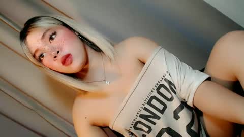Snapshot of sweet_honeylove chatting on 06/13/26, 04:32 Anisha online show from 06/13/26, 04:32
