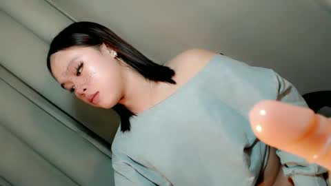 Snapshot of sweet_honeylove chatting on 06/17/26, 12:40 Anisha online show from 06/17/26, 12:40
