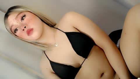 Snapshot of sweet_honeylove chatting on 07/01/26, 04:47 Anisha online show from 07/01/26, 04:47