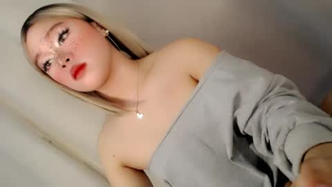 Snapshot of sweet_honeylove chatting on 07/06/26, 04:53 Anisha online show from 07/06/26, 04:53