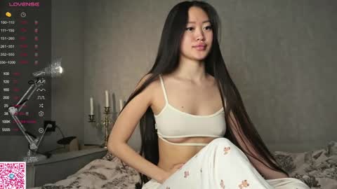 Snapshot of sweet_is_kim2 chatting on 04/03/26, 06:00 Kim online show from 04/03/26, 06:00