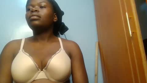 Snapshot of sweet_jamiie chatting on 02/11/26, 07:19 jay online show from 02/11/26, 07:19