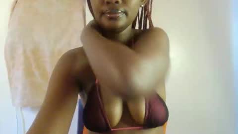 Snapshot of sweet_jamiie chatting on 03/01/26, 07:43 jay online show from 03/01/26, 07:43