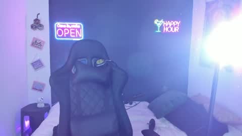 Snapshot of sweet_joint_girl chatting on 04/07/26, 06:52 Dahnna online show from 04/07/26, 06:52