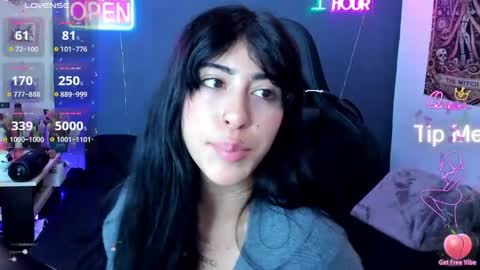 Snapshot of sweet_joint_girl chatting on 04/13/26, 12:16 Dahnna online show from 04/13/26, 12:16