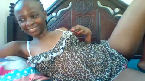 sweet_jovial online show from 11/11/25, 08:03