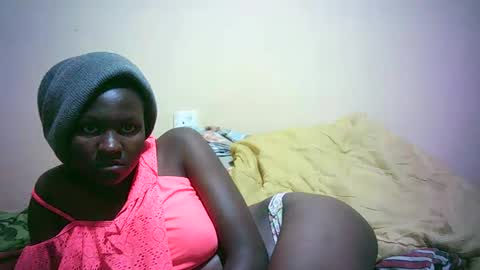 Snapshot of sweet_katrina2 chatting on 03/08/25, 03:06 millarn online show from 03/08/25, 03:06