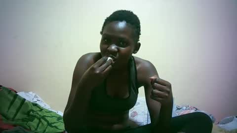 Snapshot of sweet_katrina2 chatting on 03/09/25, 12:42 millarn online show from 03/09/25, 12:42