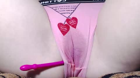 Snapshot of sweet_kitten25 chatting on 03/05/25, 05:50 Kitten online show from 03/05/25, 05:50