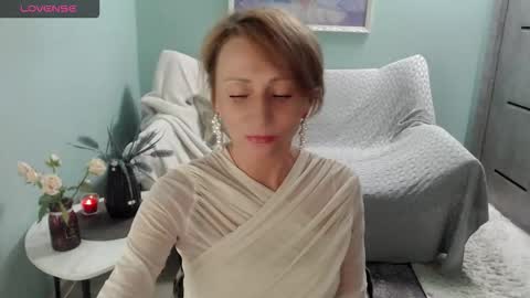 Snapshot of sweet_kitty5 chatting on 09/10/25, 06:13 Helen online show from 09/10/25, 06:13