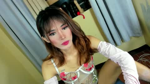 sweet_kyliexx online show from 07/01/26, 01:18