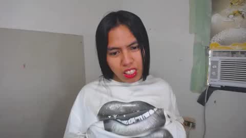 sweet_kyline69 online show from 10/29/25, 04:04