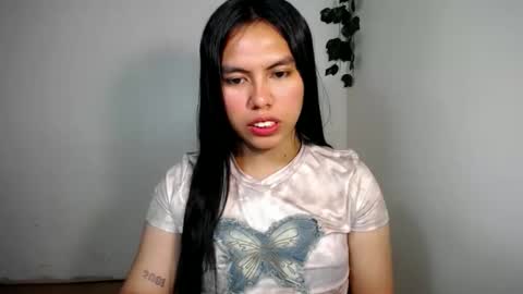 sweet_kyline69 online show from 12/22/25, 04:42