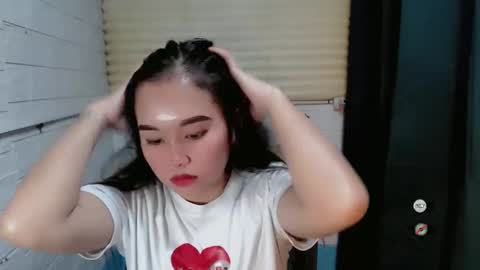 LAIKA online show from 01/04/25, 04:12