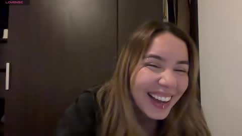 Snapshot of sweet_larissa_ chatting on 01/11/26, 01:43 Larissa online show from 01/11/26, 01:43